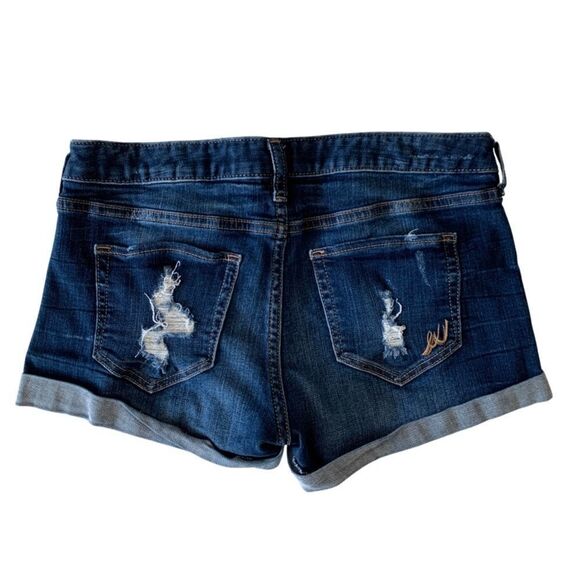 EXPRESS SHORTS - Picture 6 of 9